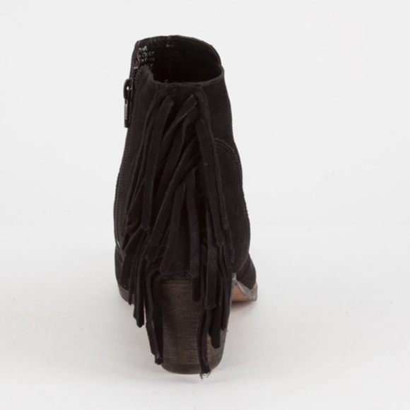 NIB Leather Fringe Tassel Boho Chic Booties - Picture 6 of 6