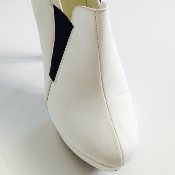 White & Black Stretch Platform Wedge High Heels! - Picture 4 of 8