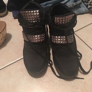 Steve madden sneakers