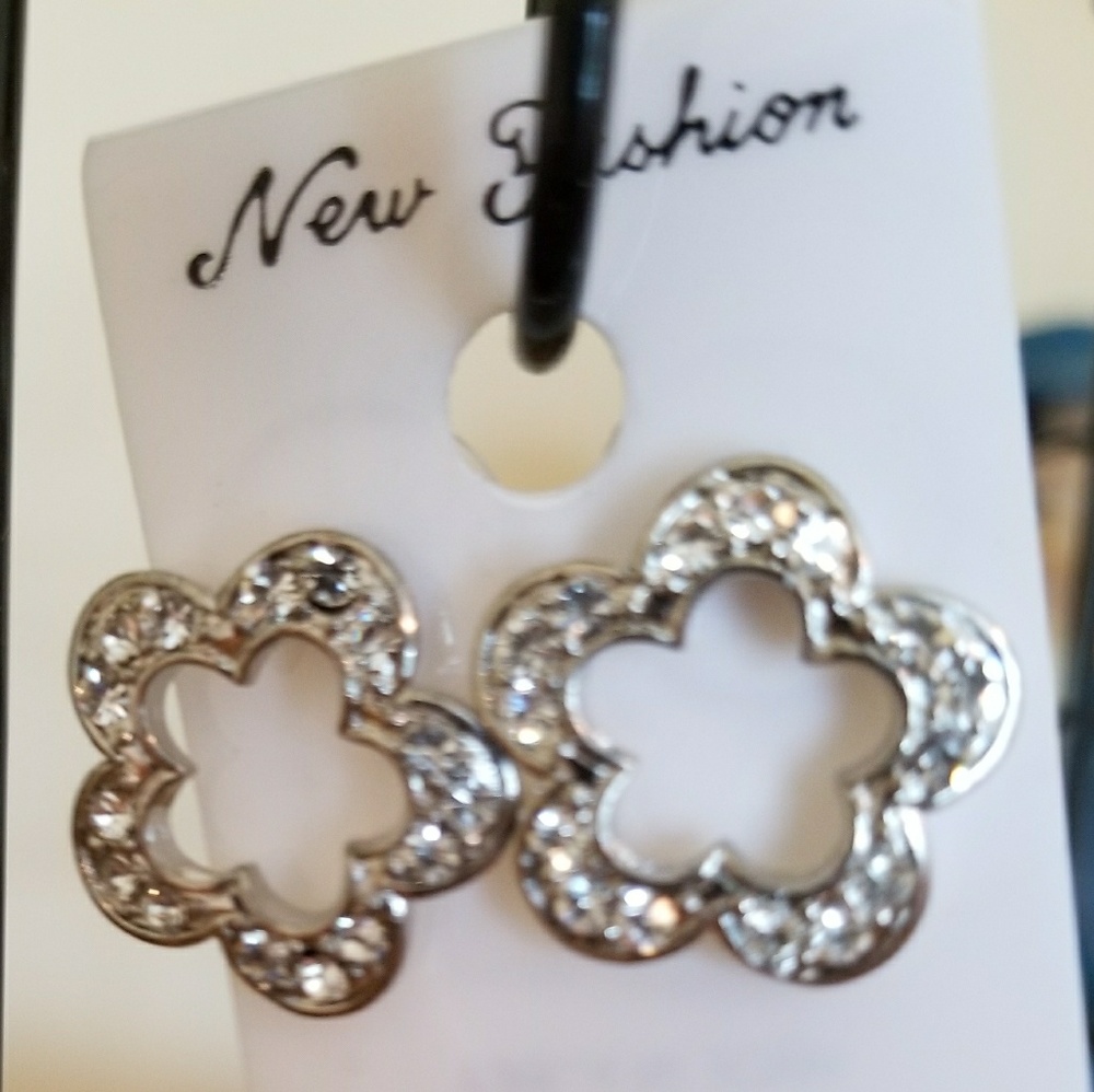 Flower power earrings