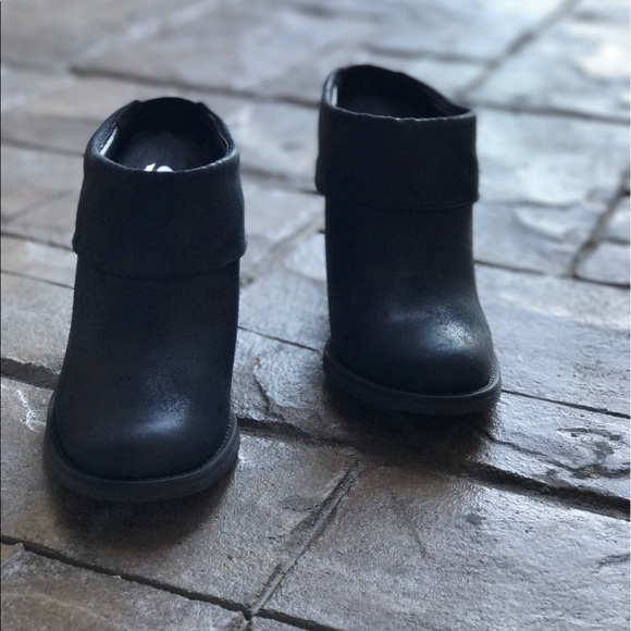 Burnished Cuffed Mule Clog - Picture 5 of 8