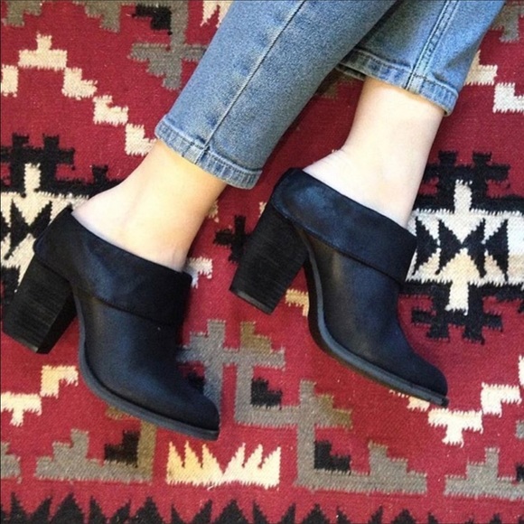 Burnished Cuffed Mule Clog - Picture 8 of 8