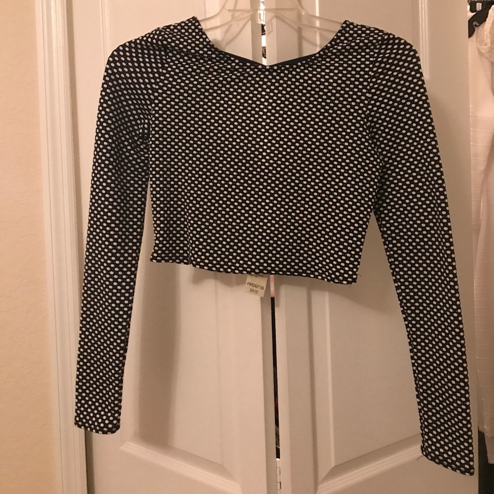 🆕Polka dot crop top with crisscross back