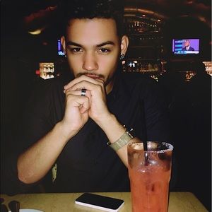 Meet your Posher, Victor