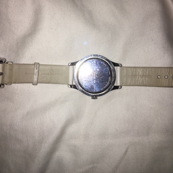 White Marc Jacobs watch - Picture 3 of 4