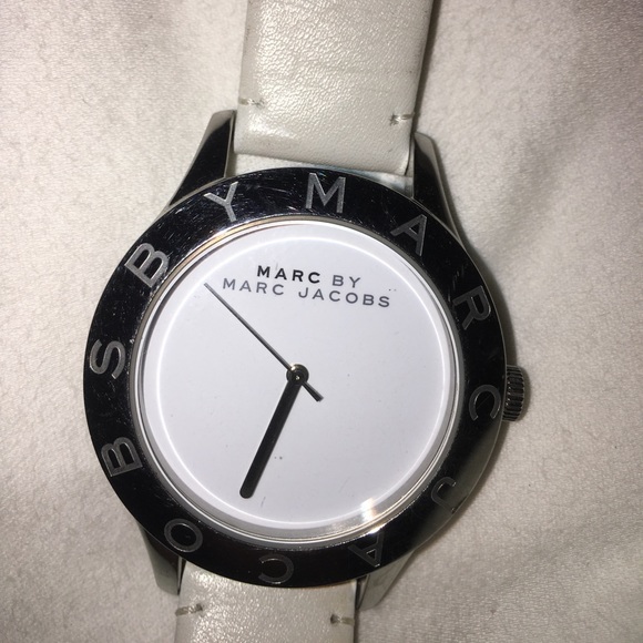 White Marc Jacobs watch - Picture 4 of 4