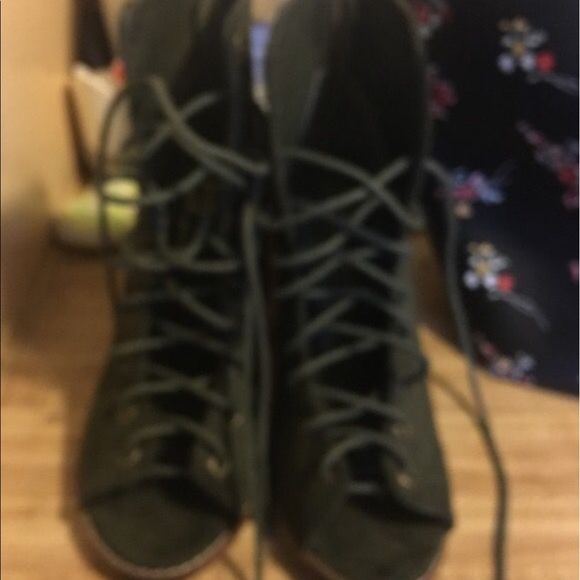 Shoes - Picture 2 of 2