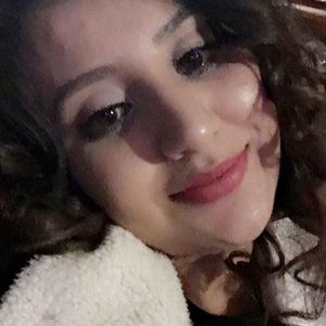 Meet your Posher, Cynthia