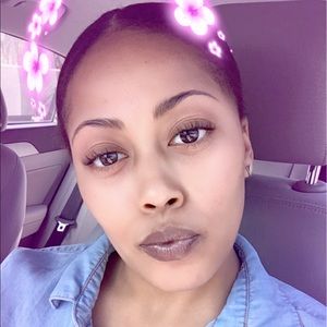 Meet your Posher, Loresha