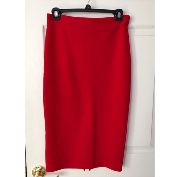 H&M Dresses & Skirts - 🔸H&M red textured Skirt 🔸