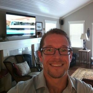 Meet your Posher, Adam