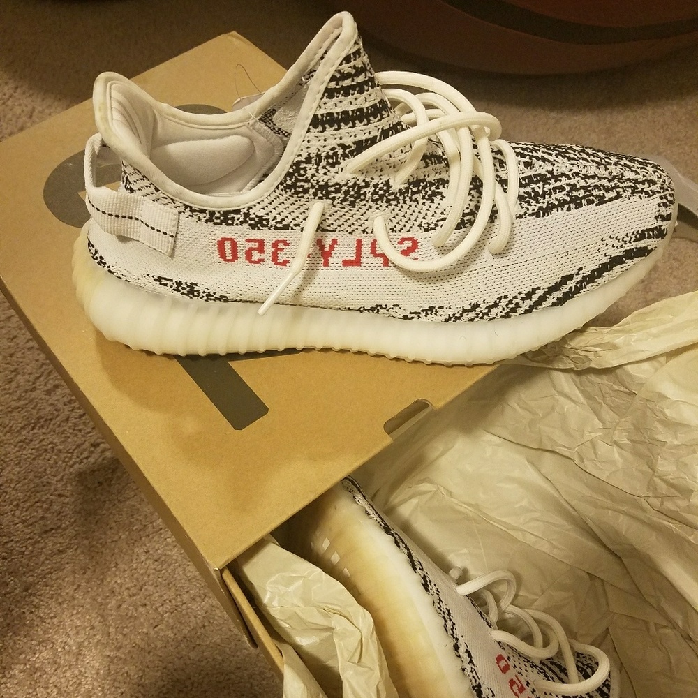 Yeezy v2 "Zebra"