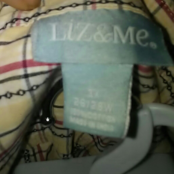 Button down blouse - Picture 2 of 2