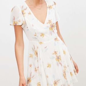 Kimchi Blue Floral chiffon dress