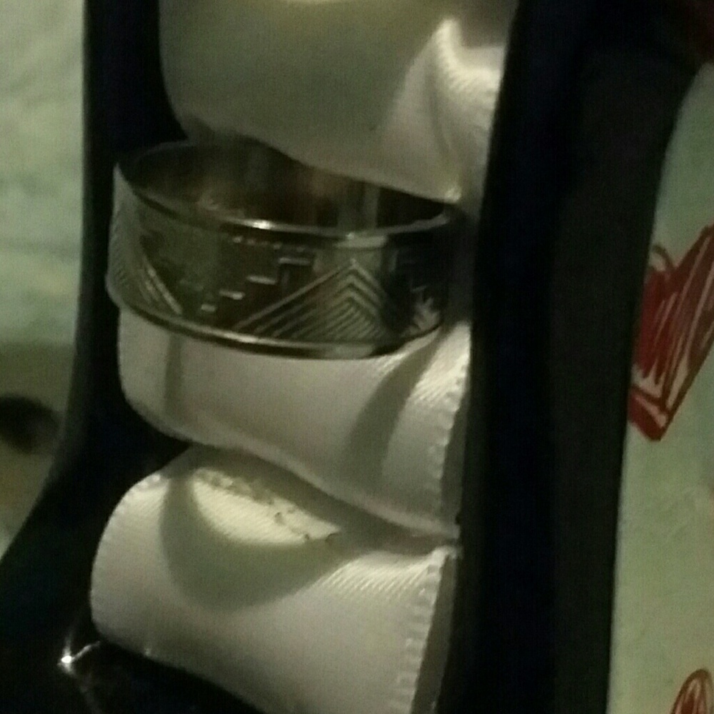 Silver etched ring - Picture 2 of 2