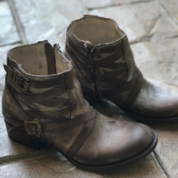 Freebird by Steven Leather Distressed Sammi Boot - Picture 6 of 8