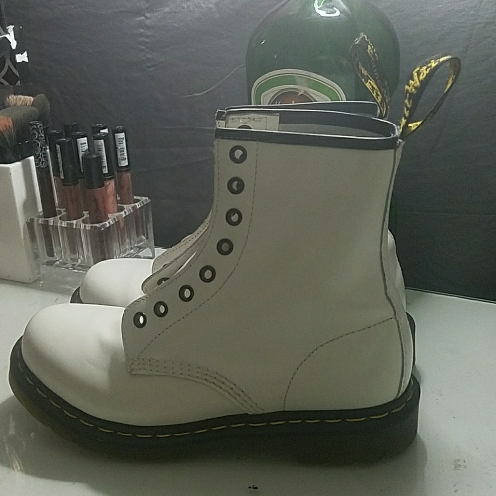 Women's White Dr. Martens - US 8
