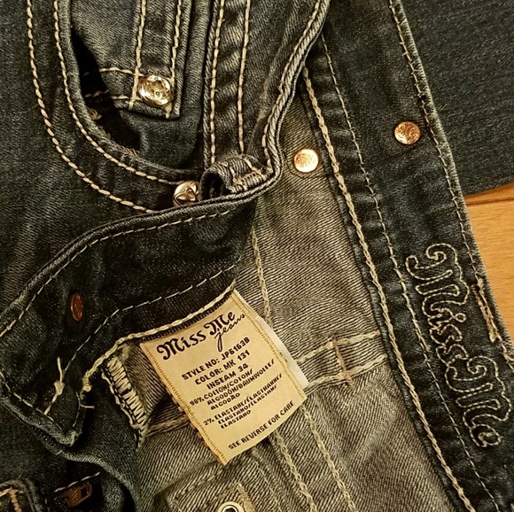 Miss Me Snakeskin & Embellished Fleur De Lis Jeans - Picture 7 of 8