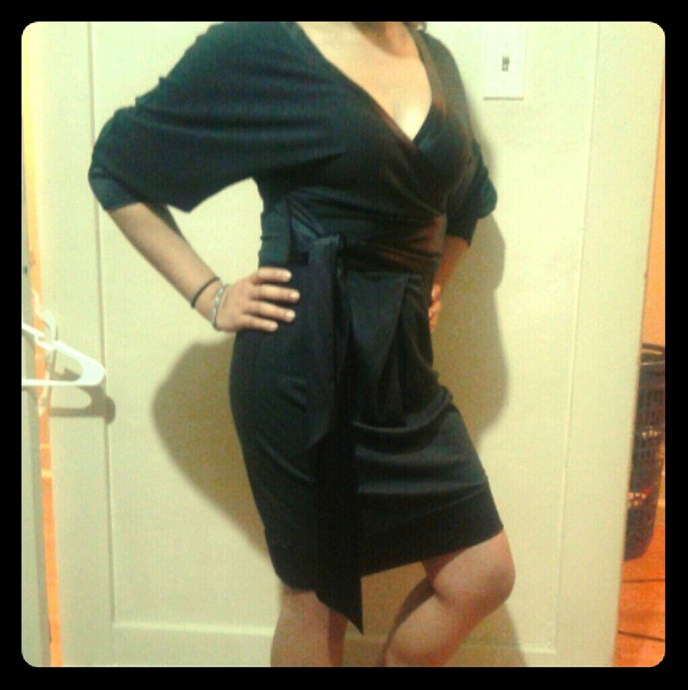 BEBE Elegant kimono style dress