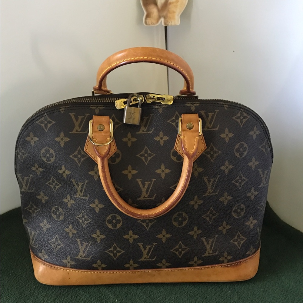 LOUIS VUITTON ALMA PM