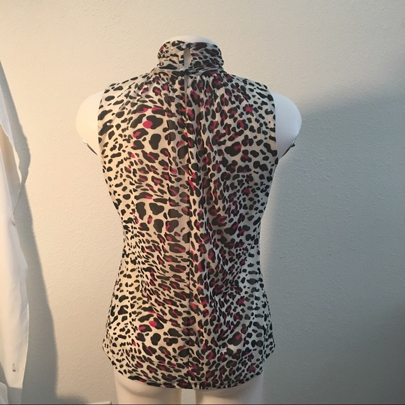 Pink, Black, & white sleeveless top - Picture 2 of 2