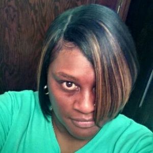 Meet your Posher, Lenora