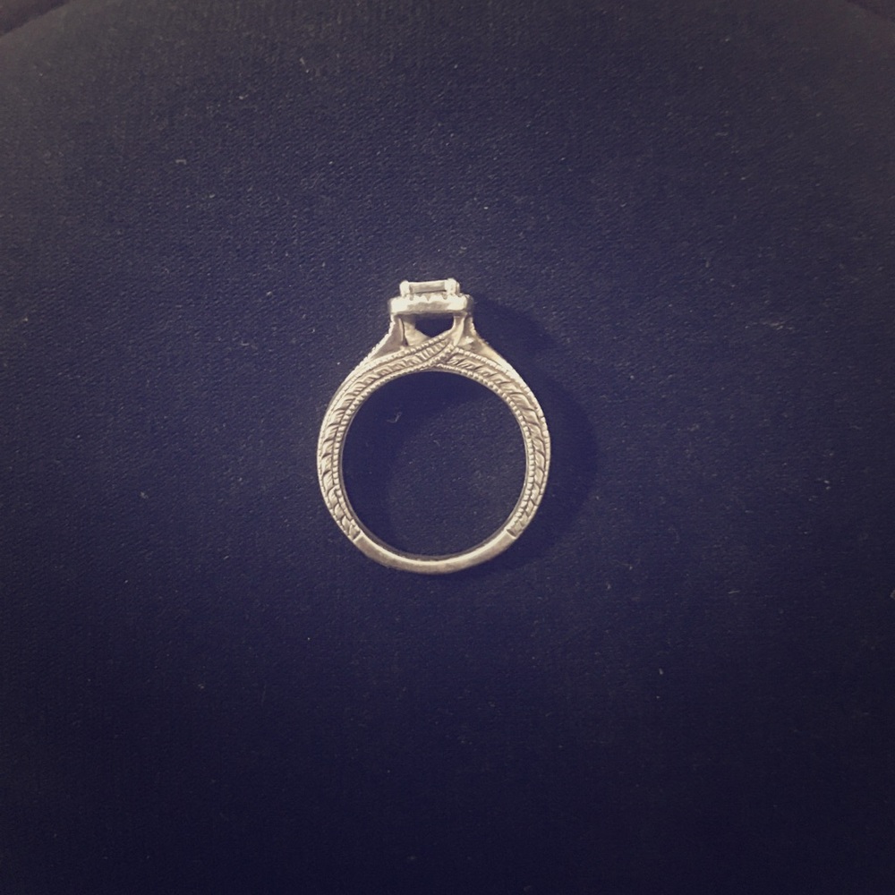 Size 5 silver ring 💍