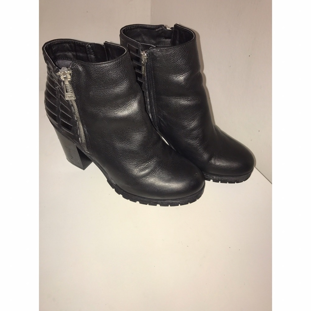 Cicus by Sam Edelman black booties