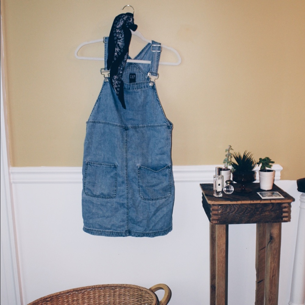 fun denim jumper! Sooo totally tubular