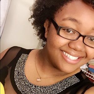 Meet your Posher, Mikayla