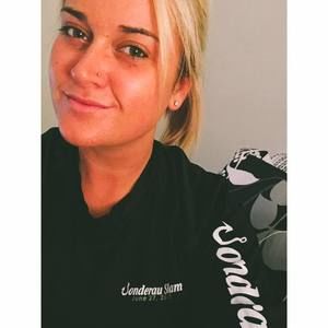 Meet your Posher, Stephanie