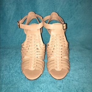 size 8 heeled shoes never worn