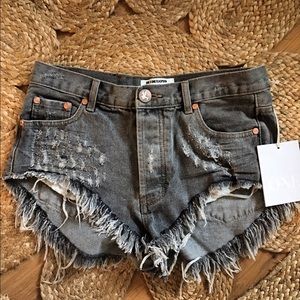 One teaspoon high rollers. Size 25. NWT