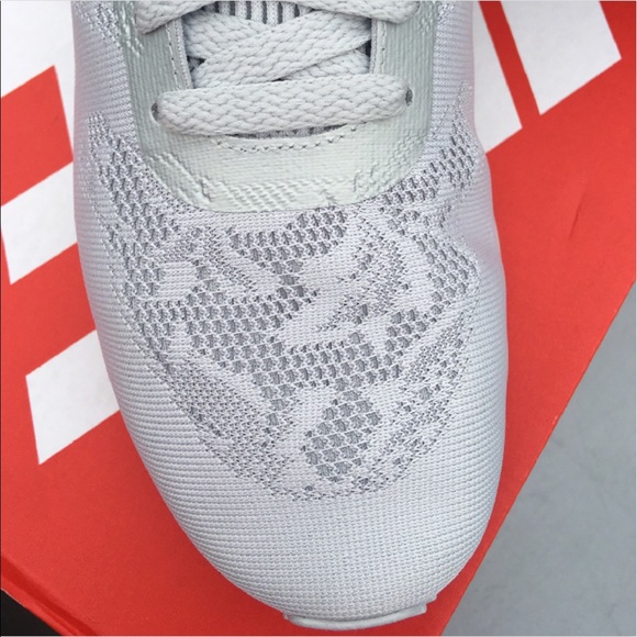 New Gorgeous Nike Women's Sneaker😍😍😍💕💕💕 - Picture 2 of 6