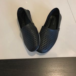 BCBG XENO flat