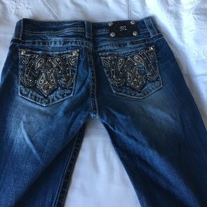 MISS ME MID-RISE BOOT CUT JEANS