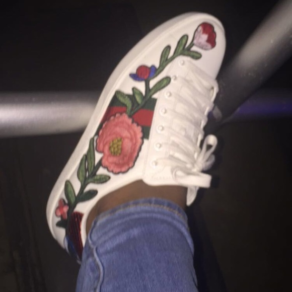 Gucci Ace Floral Sneakers 36.5 ❌SOLD❌ - Picture 1 of 4