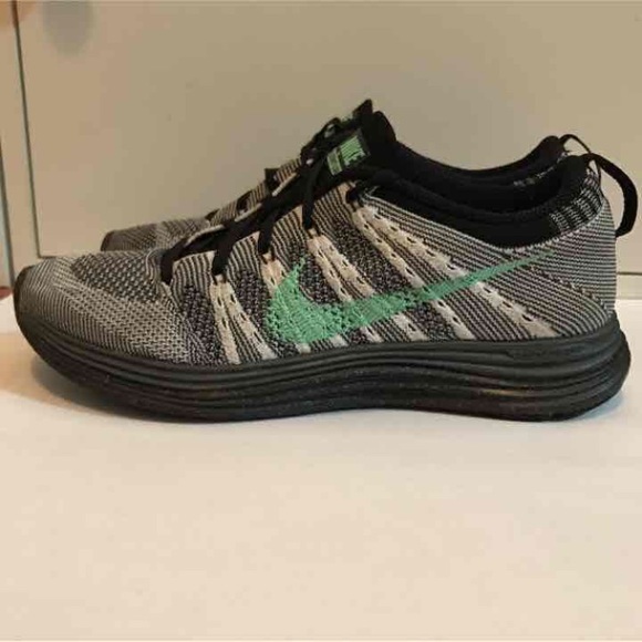 Nike Shoes - Nike Flyknit Lunar 1
