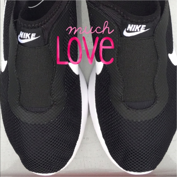 New Nike Slip On Sneaker for Women. Tanjun - Picture 4 of 4