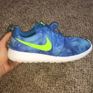 Nike Roshe Run! Gently used like new