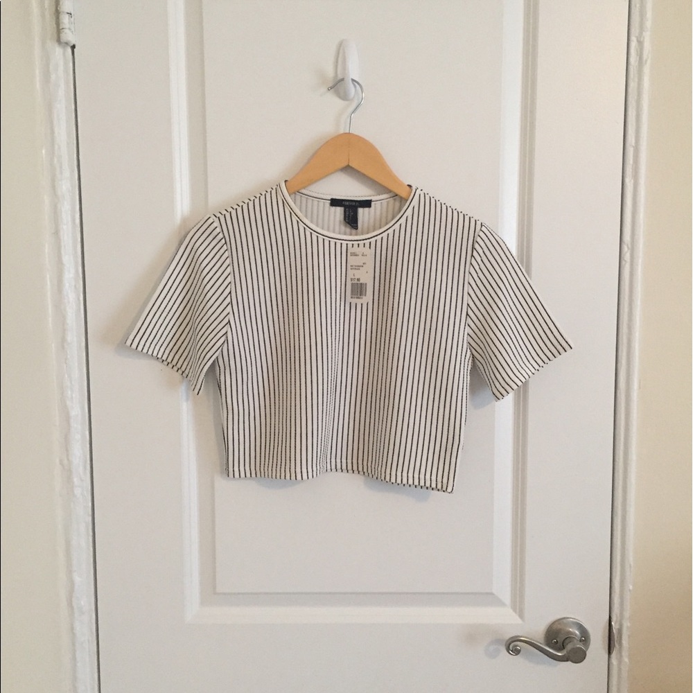 Black and white stripped crop top