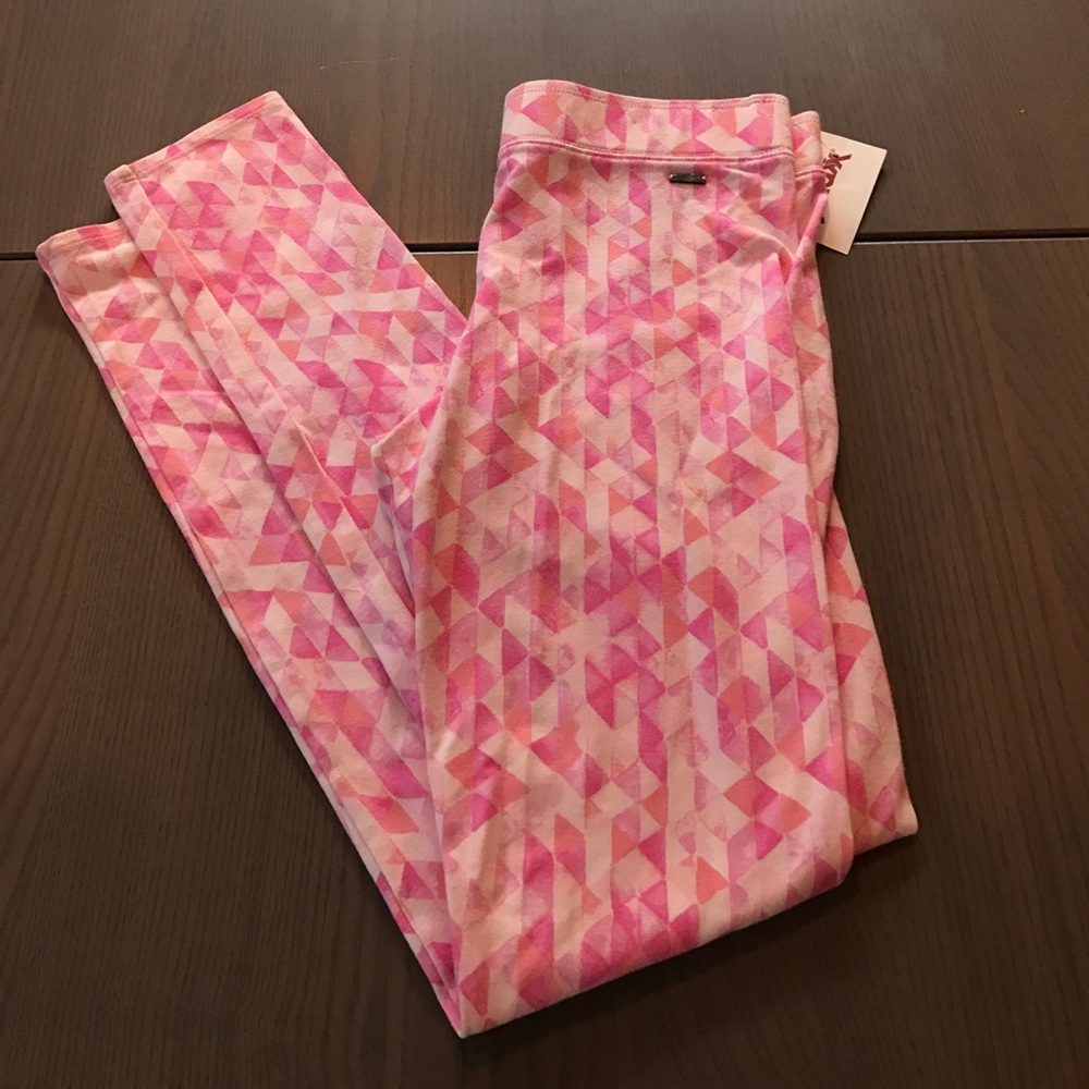 NWT Gilly Hicks pink geometric pattern leggings