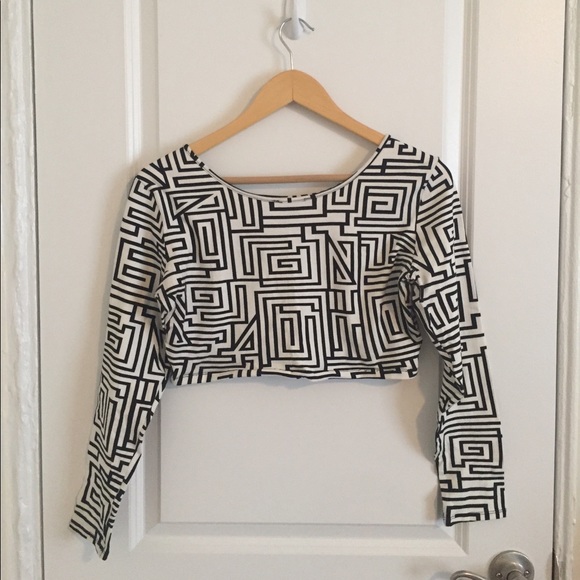 Black and white patterned crop top - Picture 2 of 2