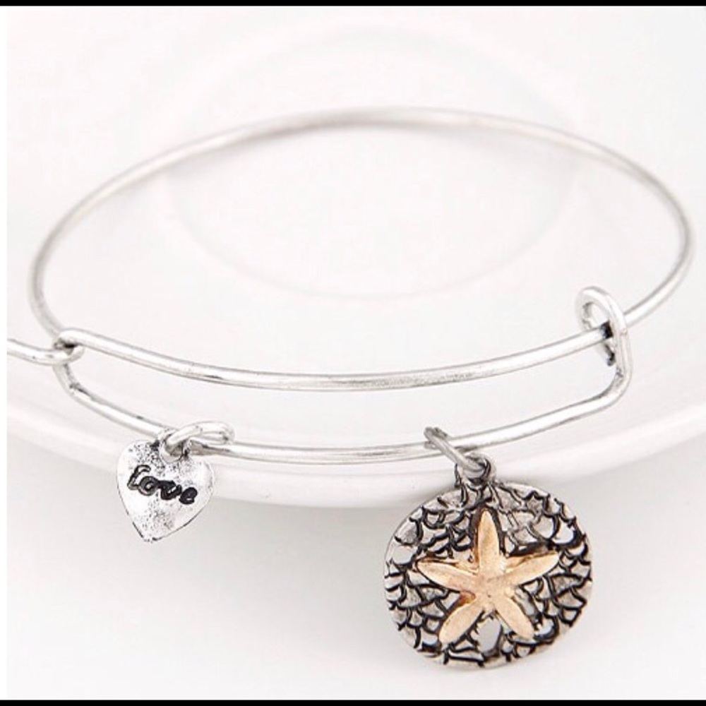 Starfish Bangle in Silver