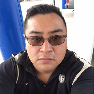 Meet your Posher, Esaul