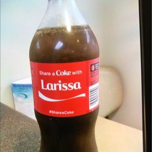 Meet your Posher, Larissa