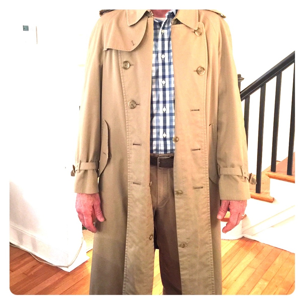 Men's khaki Burberry Prorsum trench.
