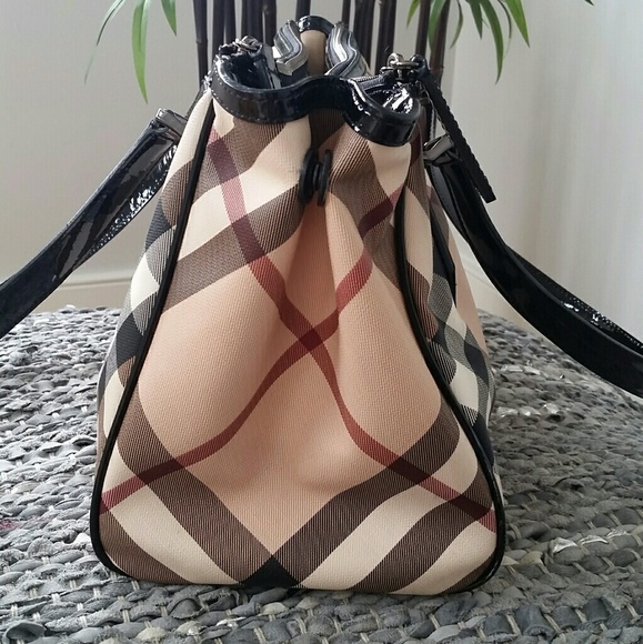 *SOLD* BURBERRY Melbury med. size Tote - Picture 3 of 8