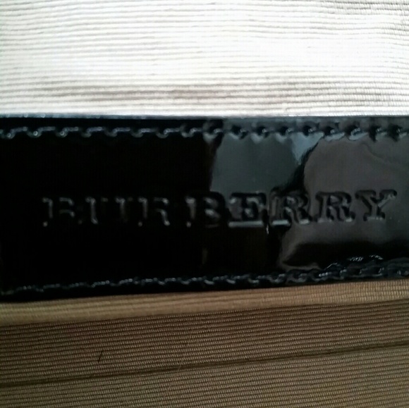 *SOLD* BURBERRY Melbury med. size Tote - Picture 6 of 8