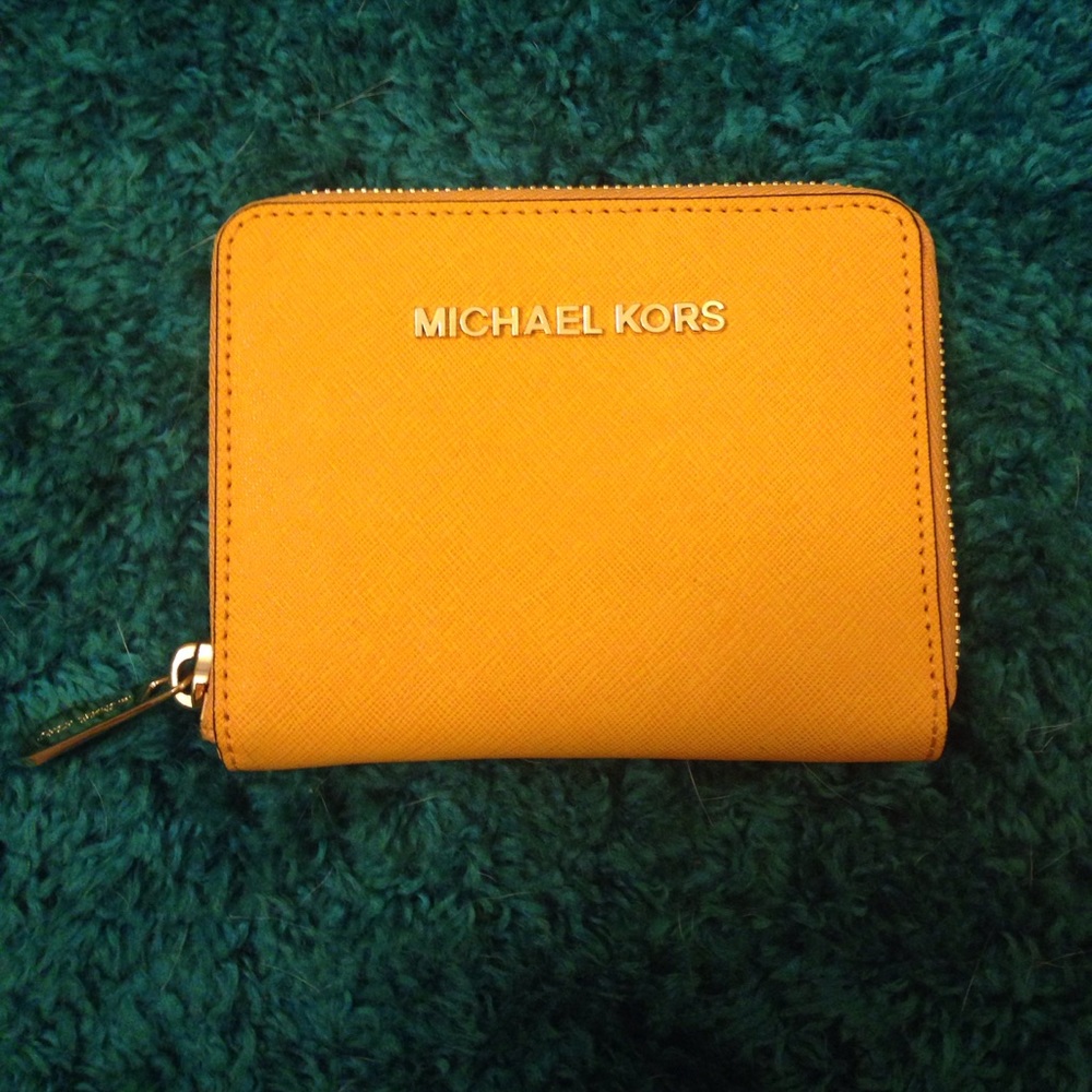 NWOT Michael Kors Wallet